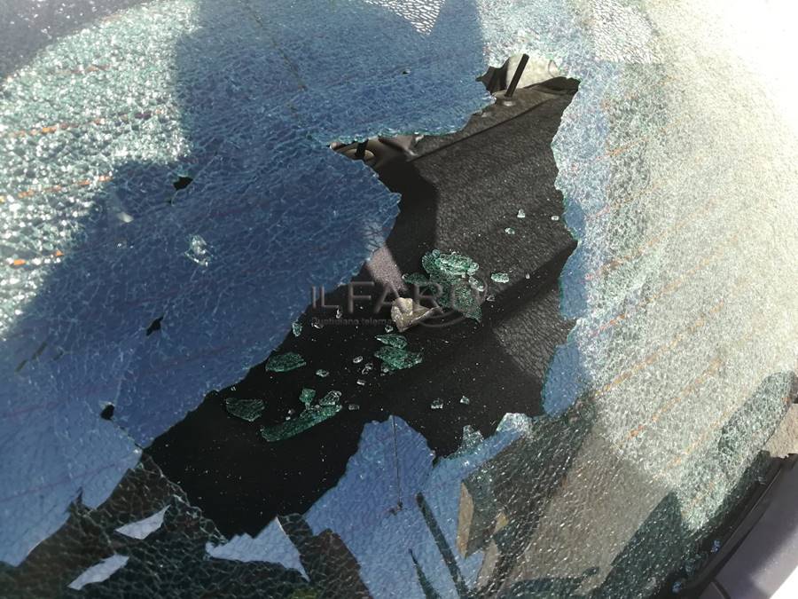 Frammenti di un aereo cadono su Fiumicino, Caroccia: “Ferita una persona”