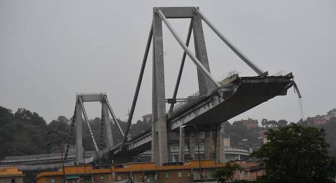 Un anno fa il crollo del Ponte Morandi, Genova in lacrime ricorda le vittime – VIDEO