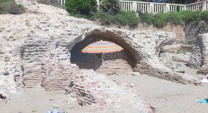 Anzio, incivili trasformano le Grotte di Nerone in un lido