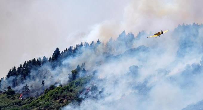 Maxi incendio devasta l’isola di Gran Canaria, evacuate 9mila persone