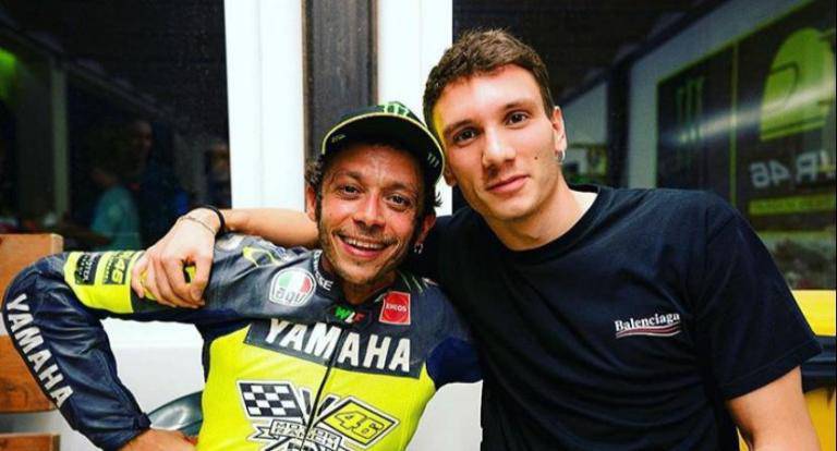 Manuel Bortuzzo in visita a Valentino Rossi: “E chi ci ferma a noi due ?”