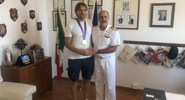 Settebello, il campione del mondo Marco Del Lungo incontra la sua Capitaneria