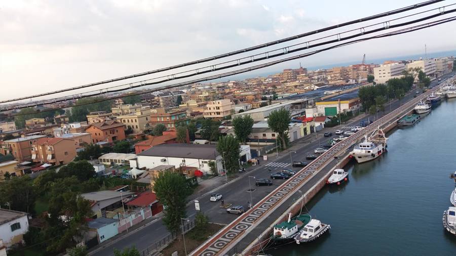 Il Ponte Due Giugno di Fiumicino, luci e prospettive