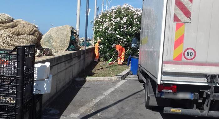 Emergenza rifiuti a Fiumicino, rafforzati gli interventi di pulizia straordinaria