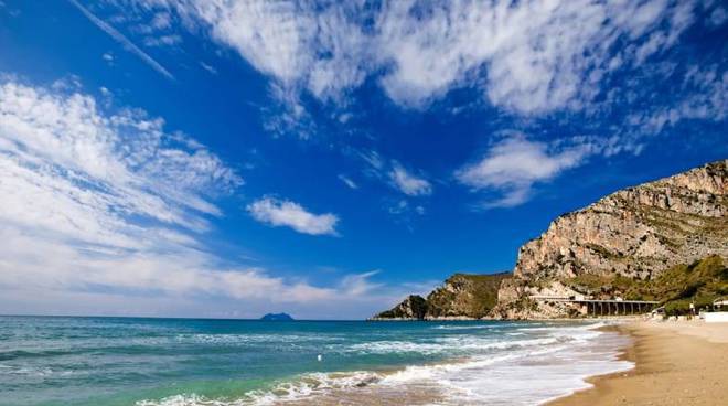 “Tutte le spiagge di Gaeta saranno aperte”, il sindaco Mitrano annuncia il piano di salvamento collettivo