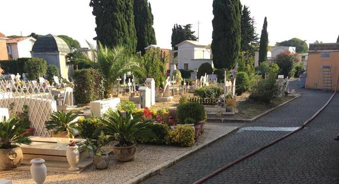 Fiumicino, il 2 giugno chiusura anticipata dei cimiteri comunali