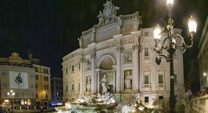 Roma, nuova illuminazione artistica a led per la Fontana di Trevi