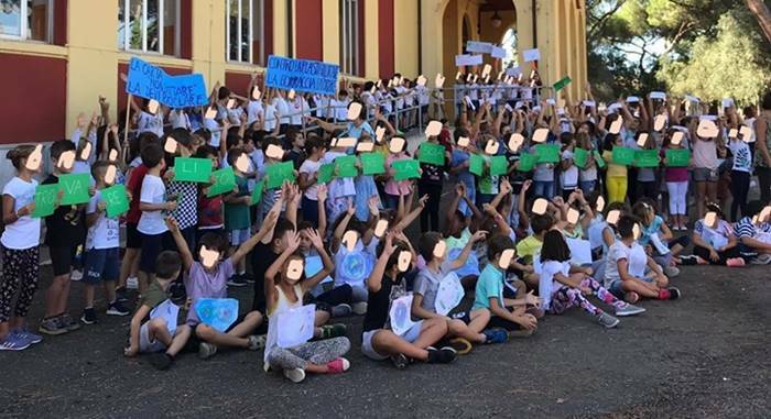 Anche la scuola Marchiafava di Maccarese sciopera per il clima: “Siamo tutti Greta Thunberg”