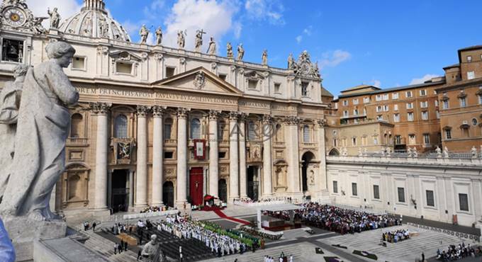 Messa per i migranti, il Papa: “Anche loro sono vittime della cultura dello scarto”