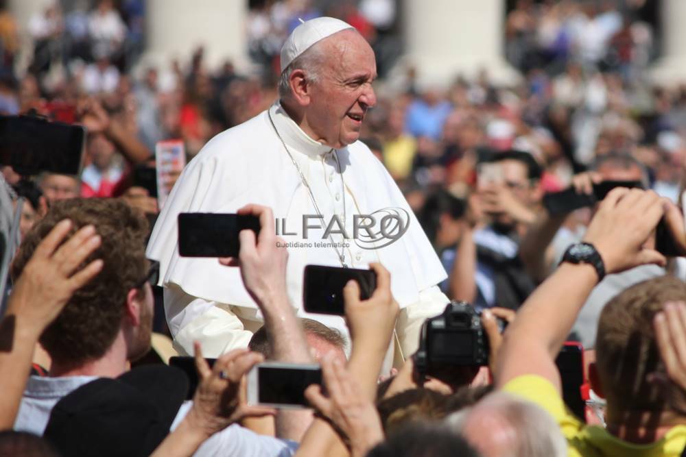 Messa per i Migranti e i Rifugiati, il Papa: &#8220;Basta indifferenza&#8221;