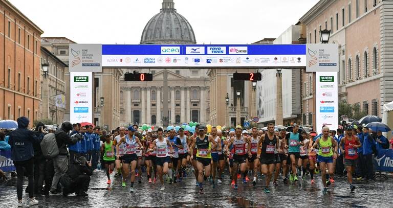 Rome Half Marathon Via Pacis, Fatna Maraoui vince sotto al Cupolone