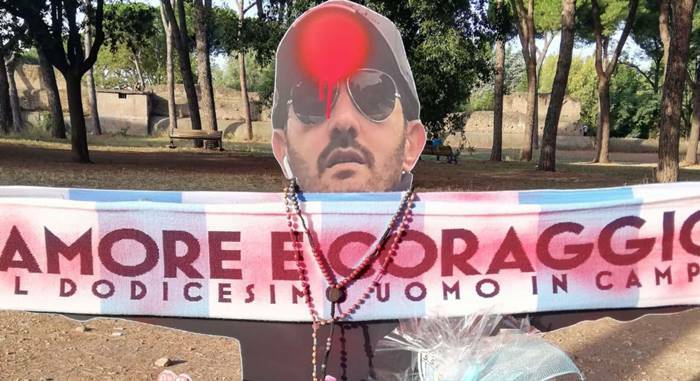 Roma, vandali contro la foto di Piscitelli al Parco degli Acquedotti
