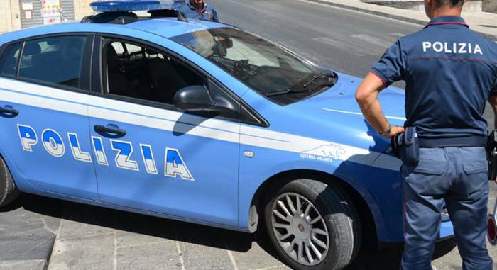 Roma, calci e pugni alla compagna incinta: arrestato 31enne