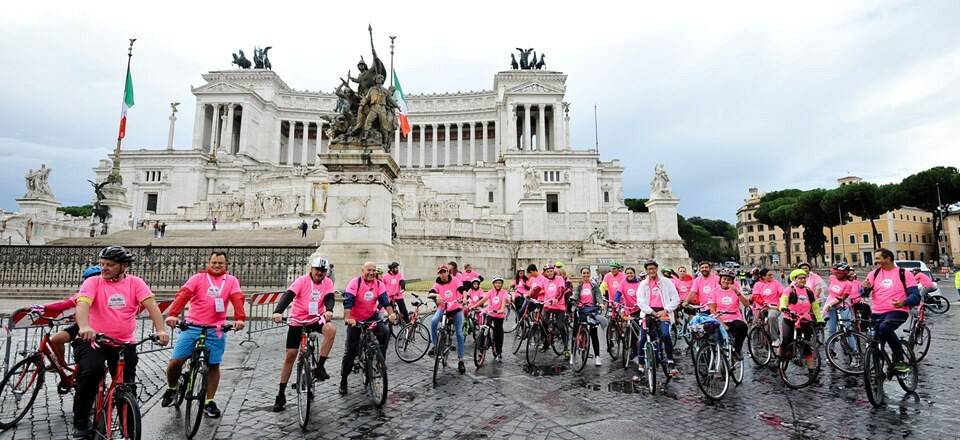 Bicinrosa 2019, sotto la pioggia per la lotta al tumore al seno