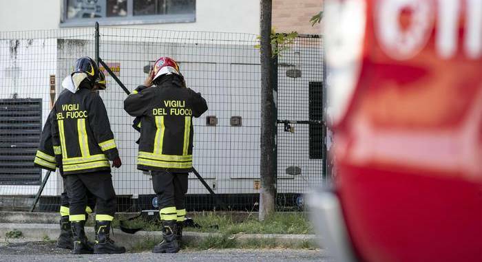 Roma, bus di linea si schianta contro un albero: feriti i passeggeri