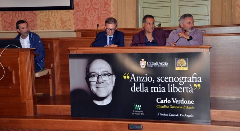 Anzio Waterpolis, presentata la squadra a Villa Sarsina, De Angelis: “In bocca al lupo a tutti”
