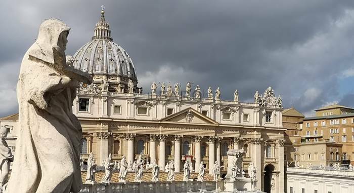 Indagine sulle finanze vaticane, sospesi 5 dirigenti
