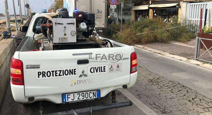 Acqua dal pavimento a Passo della Sentinella, salta la corrente: 4 famiglie evacuate, un codice rosso