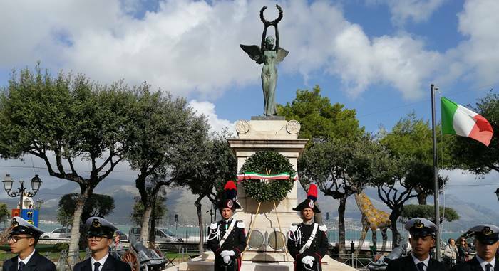 Gaeta ricorda i defunti e onora la memoria dei caduti per la Patria