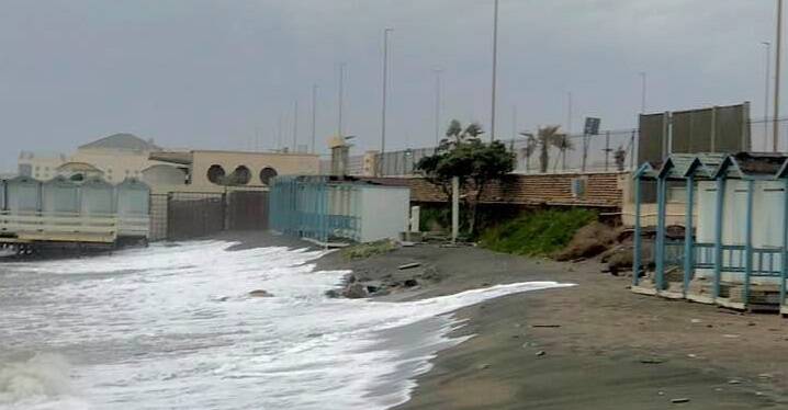 Erosione a Ostia, l’ira di Federbalneari: “Il mare si mangia le spiagge nel silenzio delle Amministrazioni”