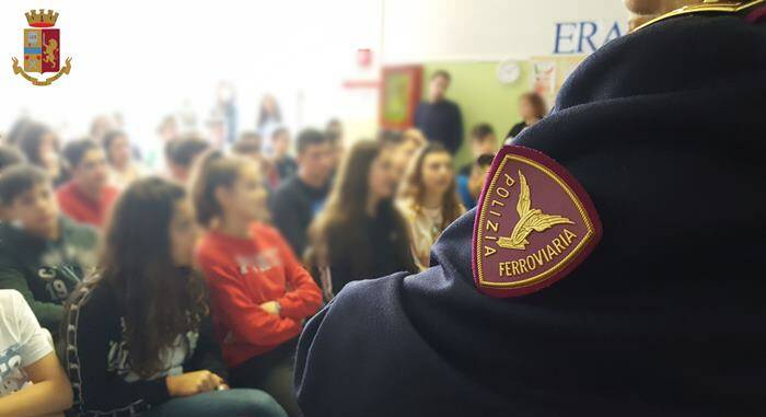 Ladispoli, la Polfer incontra gli studenti della Melone