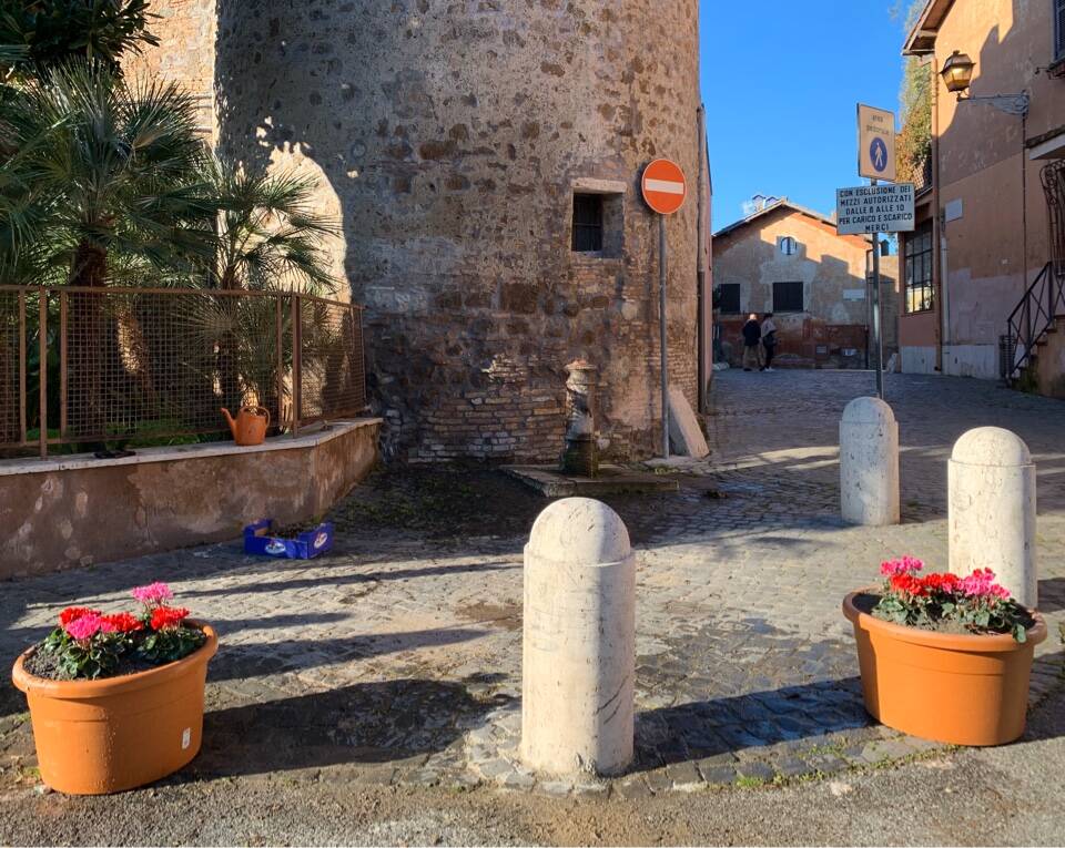 Il borgo di Ostia Antica si colora