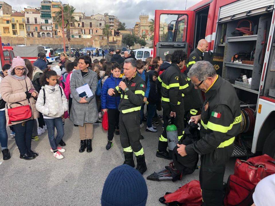 Bagno di folla a Nettuno per le dimostrazioni delle Forze dell’Ordine