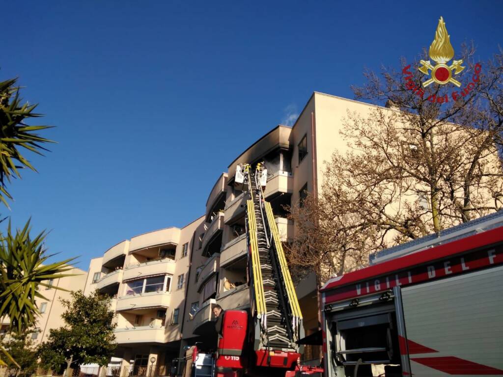 incendio civitavecchia