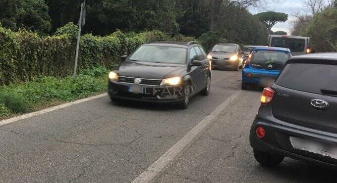 Doppio incidente su via Portuense a Fiumicino, mattinata “da incubo”