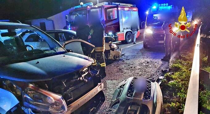 Incidente su via Appia nella notte a Fondi, 3 feriti