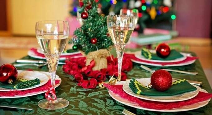 Natale ai tempi del Covid-19: dieci regole di bon ton per le festività