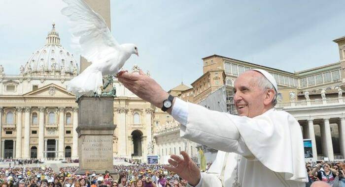 Papa Francesco: “La guerra? Una terribile sciagura guidata da scelte umane colpevoli”