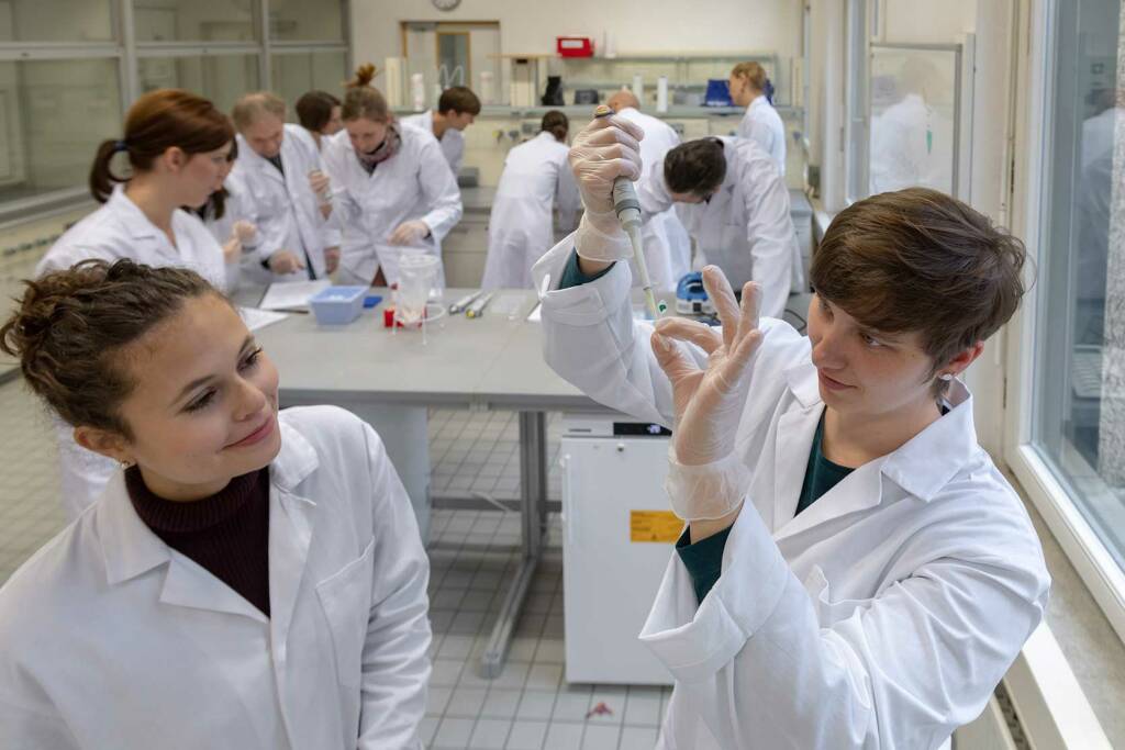 La Fondazione Amgen apre ai nostri studenti le porte dei più prestigiosi laboratori di ricerca