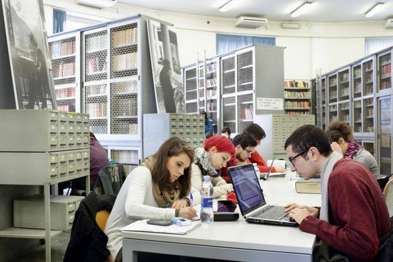 Giovani e lavoro: 1 studente su 3 scarta a priori i mestieri tecnico-pratici