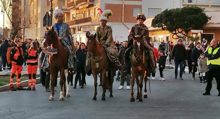 Nettuno, in tanti al corteo dei Magi nelle vie del centro storico