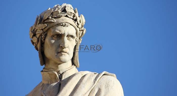 Gaeta celebra Dante: proiezioni artistiche sulla Divina Commedia illuminano i monumenti