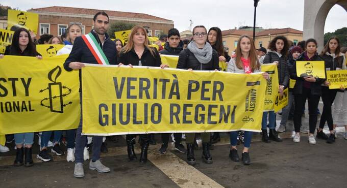 Gli studenti di Pomezia scendono in piazza e chiedono “Verità per Giulio Regeni”