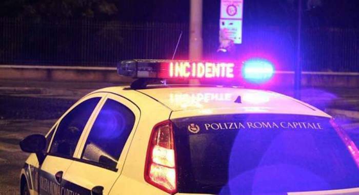 Roma, auto travolge pedone sulla Togliatti nella notte: morto un 64enne