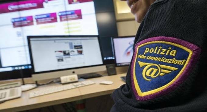 Roma, in smart working scarica video e foto pedopornografiche usando la linea aziendale: arrestato