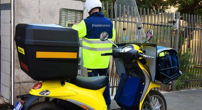 Poste Italiane, ad Anzio in servizio 10 nuovi motocicli “green”