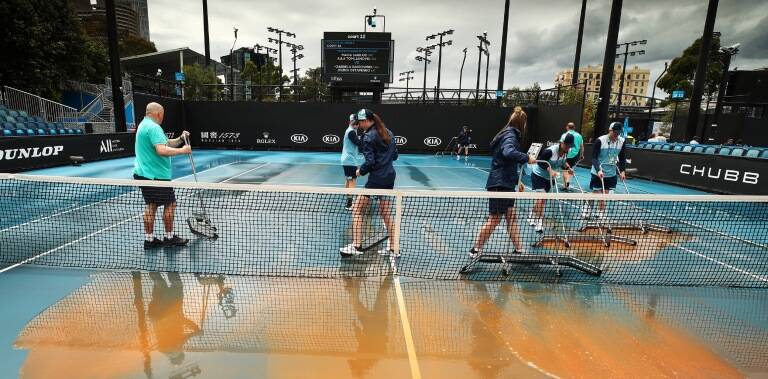 Australian Open, tra pioggia di sabbia e venti forti il torneo va avanti