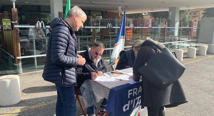 Fiumicino, prosegue la raccolta firme per le proposte di legge di Fratelli d’Italia