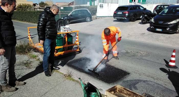 Fiumicino, Caroccia: “Al via la sperimentazione di nuovo metodo anti-buche”