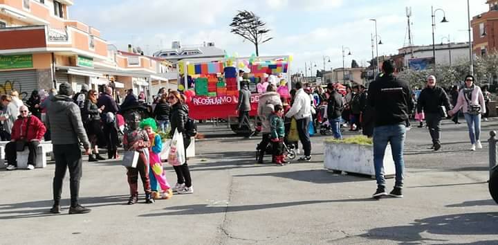 Carnevale ad Ardea, sfilata di carri all’insegna del sociale