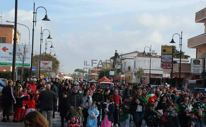 Carnevale ad Ardea, sfilata di carri all’insegna del sociale