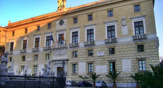 Accuse di corruzione a Palermo, arrestati due consiglieri comunali