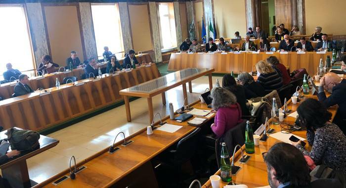 Latina, il Consiglio comunale all’unanimità: no alla riapertura della discarica