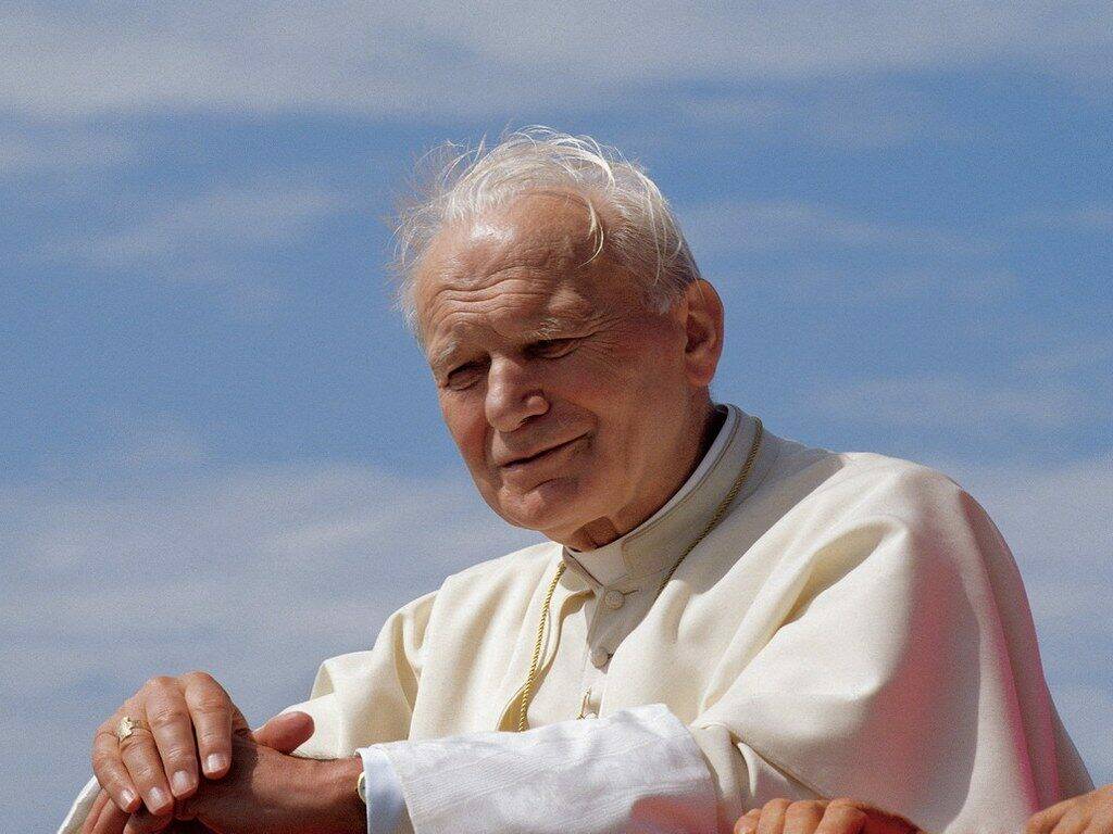 Una statua per ricordare la visita di Papa Wojtyla: l’appello di Civitavecchia 2000