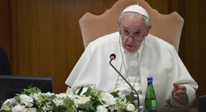 Il Papa ai sacerdoti di Roma: “Non restate immersi nella nostalgia del passato”