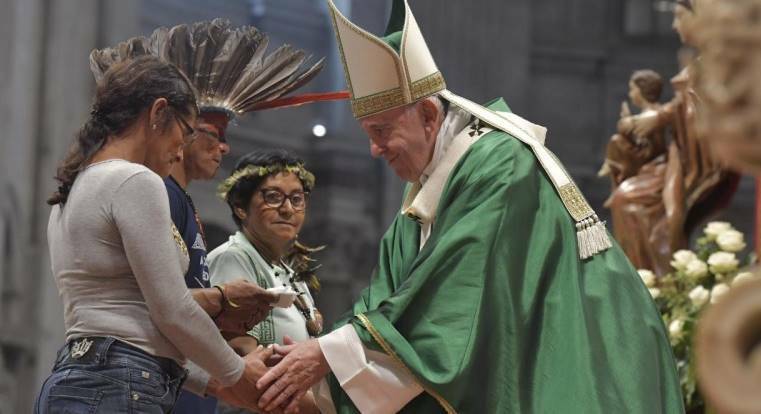 Più spazio ai laici e alle donne: la “ricetta” di Papa Francesco per evangelizzare l’Amazzonia